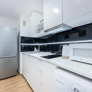  Apartament Mgr W Samym Centrum Warszawy By Metro Rondo Onz - Super Bed Year23 Polska